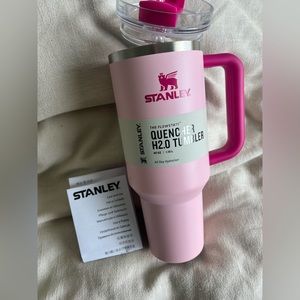 Stanley 40oz quencher tumbler Flamingo pink